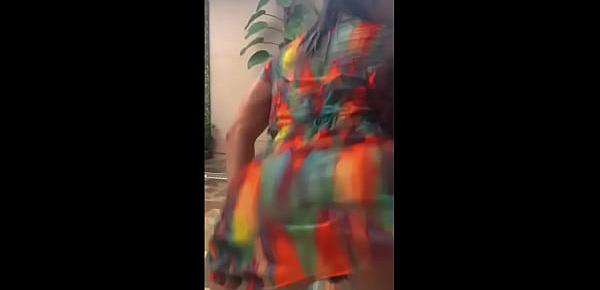Raissa novinha dançando de fio dental